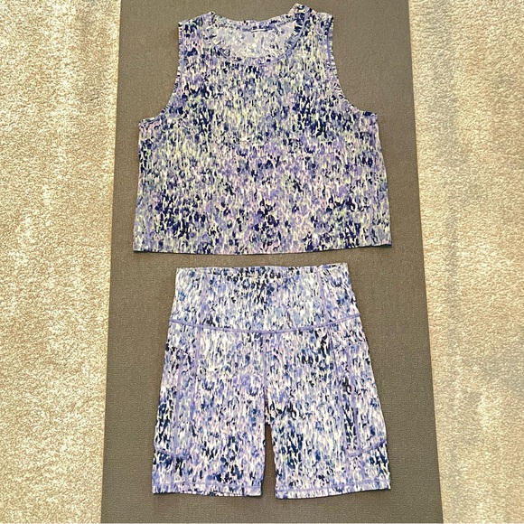 Athleta workout Set Ultimate muscle tank top & shorts, size M, purple and blue - Picture 2 of 15